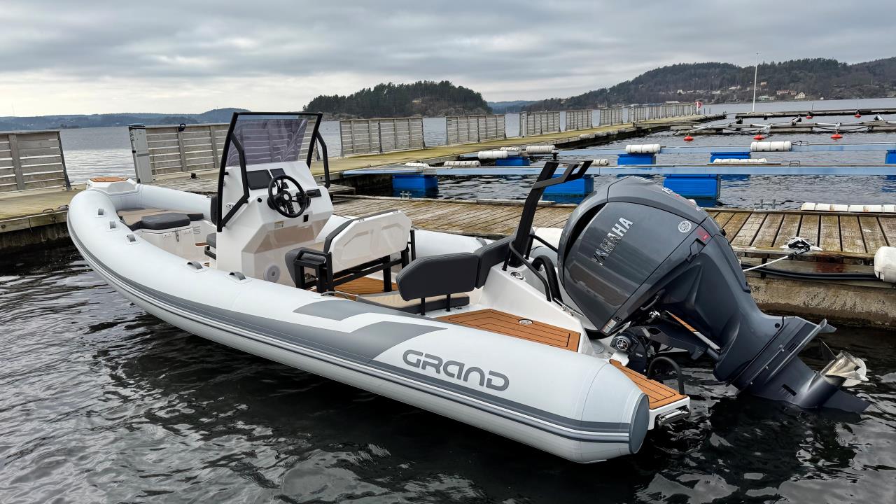 Grand 600 Lux -24 med Yamaha F 150 XSA -24