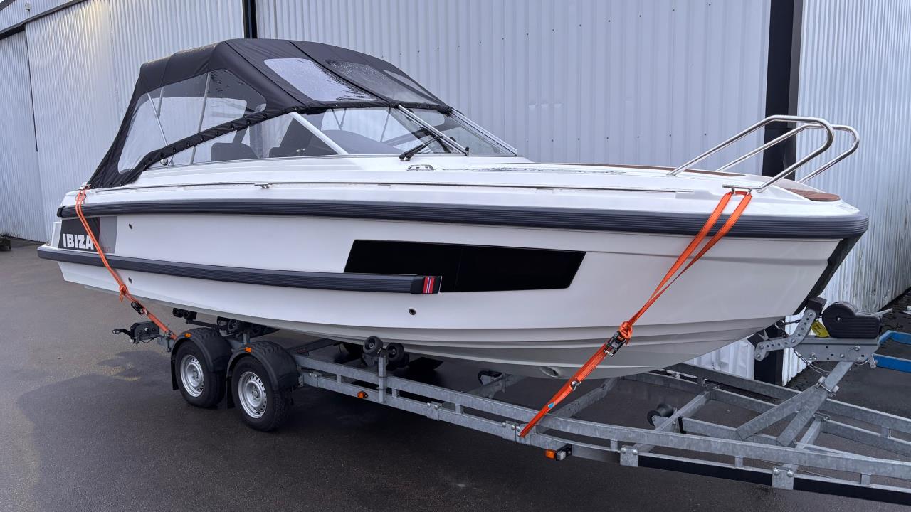 Ibiza 811 Touring -18 med Yamaha F 300 BETX -19