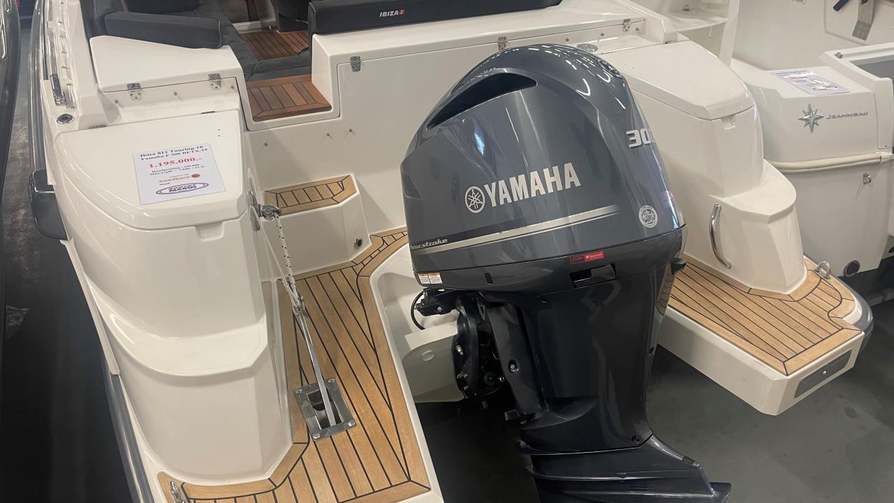Ibiza 811 Touring -18 med Yamaha F 300 BETX -19