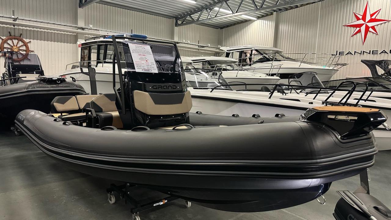 Grand 600 Lux -24 med Mercury F115 -25