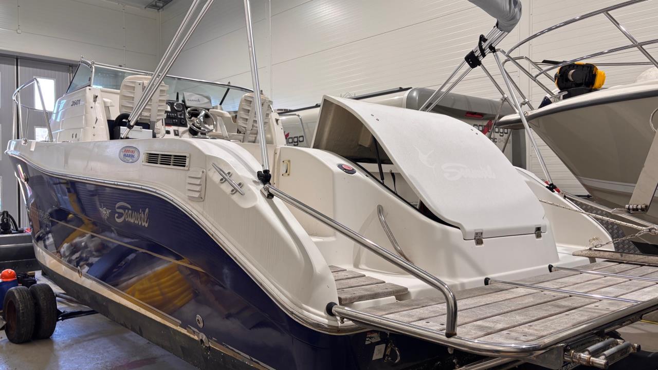Seaswirl 2601 WA -05 med Mercruiser 6.2L -23