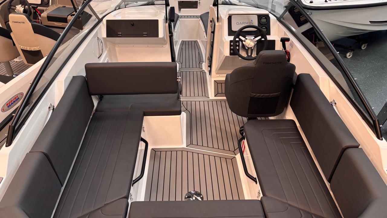 Finnmaster R6 -24 med Yamaha F150 XB -25