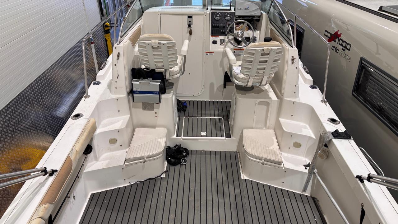 Seaswirl 2601 WA -05 med Mercruiser 6.2L -23