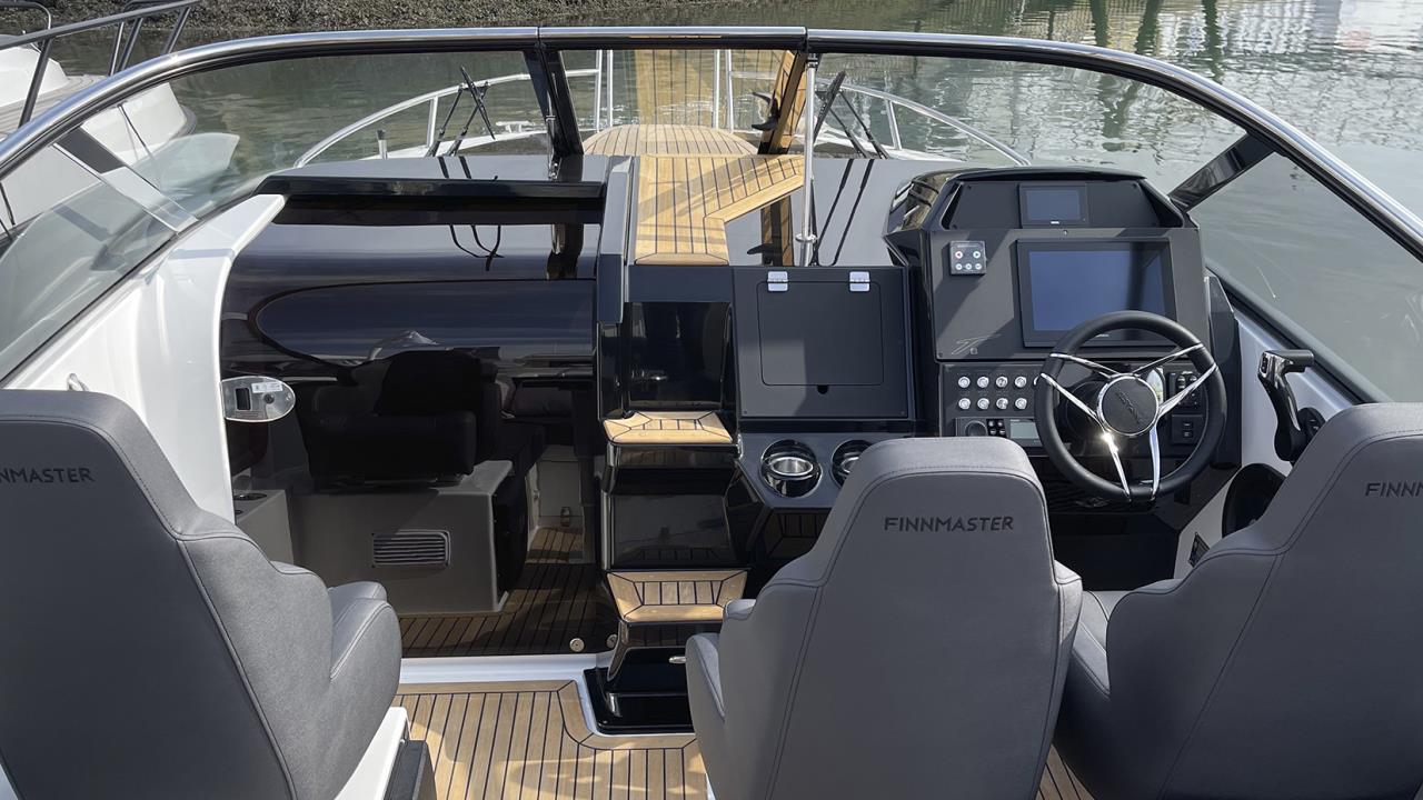 Finnmaster T8 -24 med Yamaha F300 XSB2 Vit -25