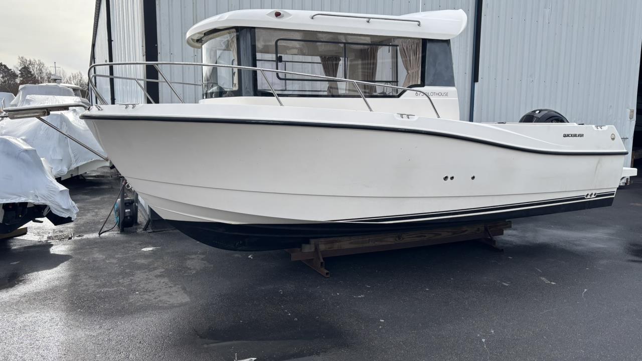 Quicksilver 675 Pilothouse -14 med Mercury F150 ELPT -16