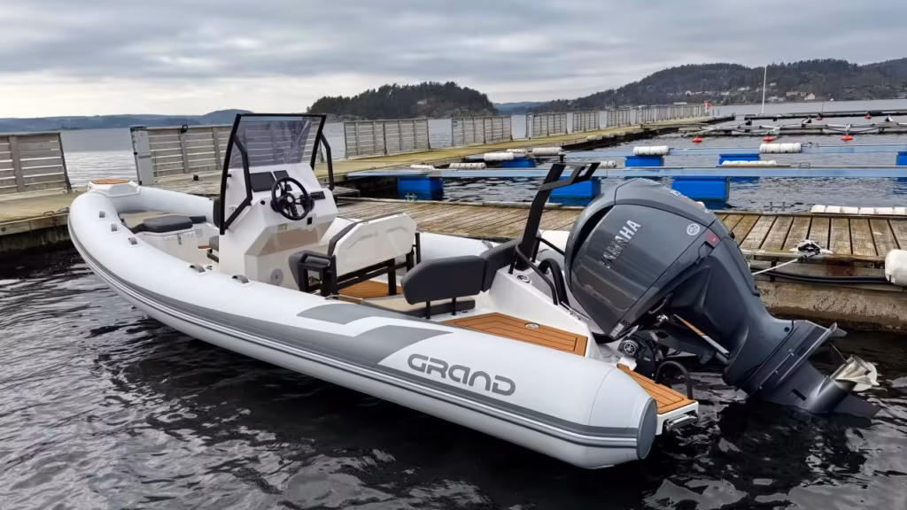 Grand 600 Lux -24 med Yamaha F 150 XSA -24