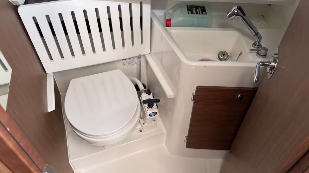 Jeanneau 895 Sport Offshore -22 med Yamaha 2 x F 250 XCB -23 bild 12