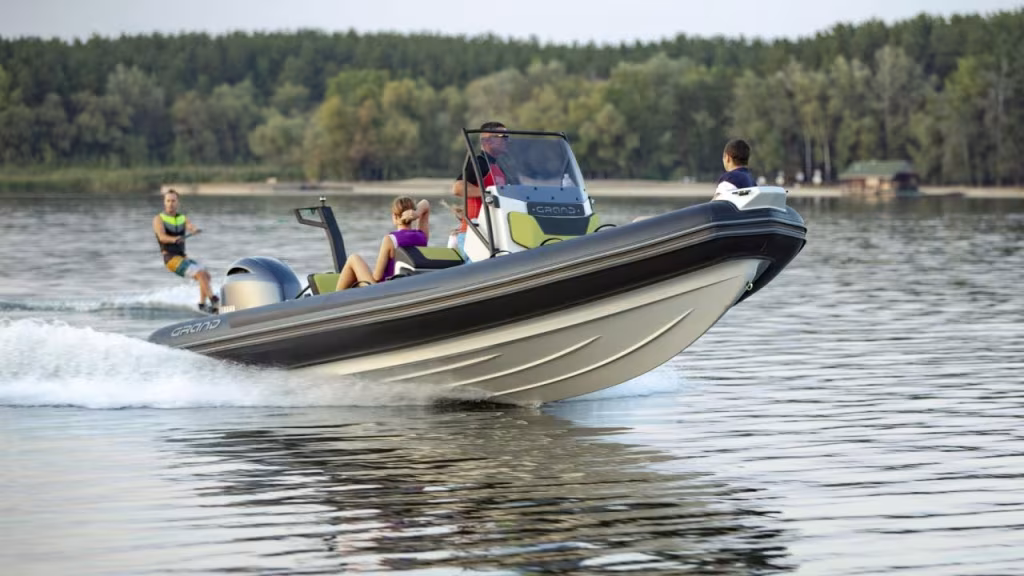 Grand D 600 Lux -23 Yamaha F 150 XB -23 bild 9