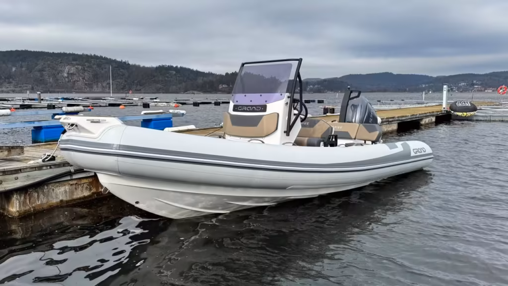 Grand 600 Lux -24 med Yamaha F 150 XSA -24 bild 2