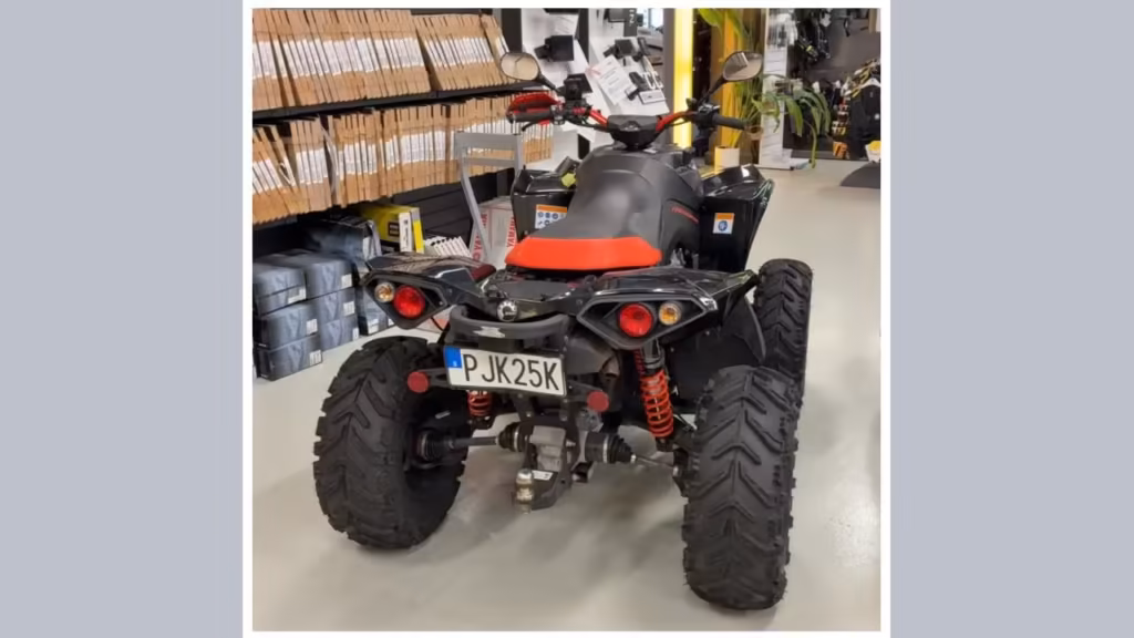 Bombardier Renegade 1000 V-Twin Vägregistrerad bild 2