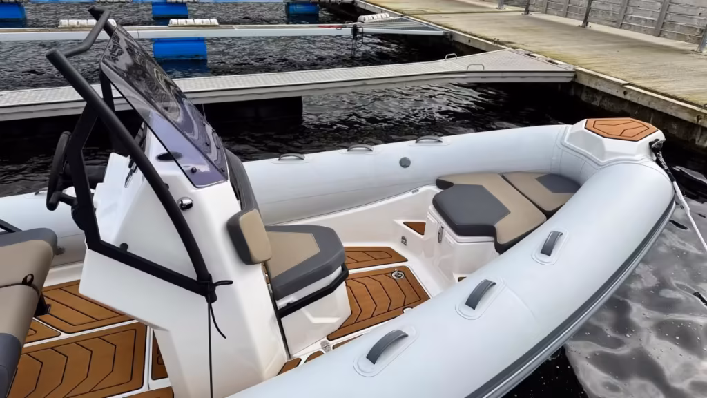 Grand 600 Lux -24 med Yamaha F 150 XSA -24 bild 4