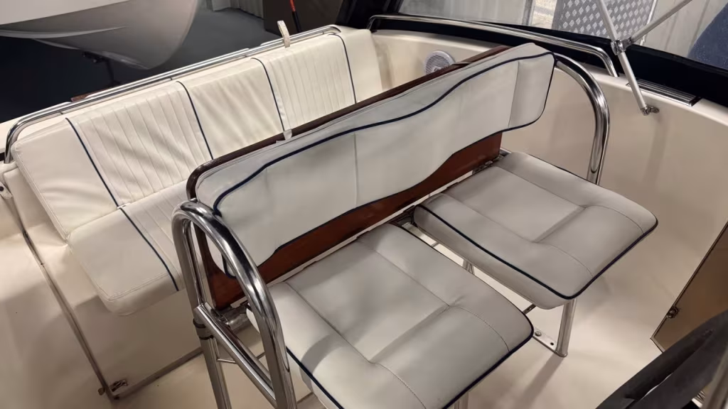 Uttern 6402 med Mercruiser 3,0 L -00 bild 5