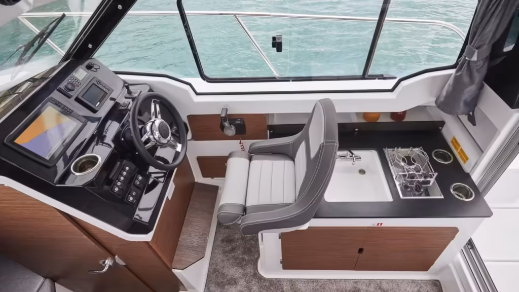 Jeanneau 795 Merry Fisher S2 -24 Demo med Yamaha F200 -26 bild 6
