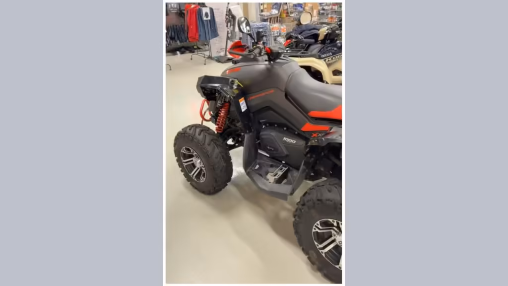 Bombardier Renegade 1000 V-Twin Vägregistrerad bild 5