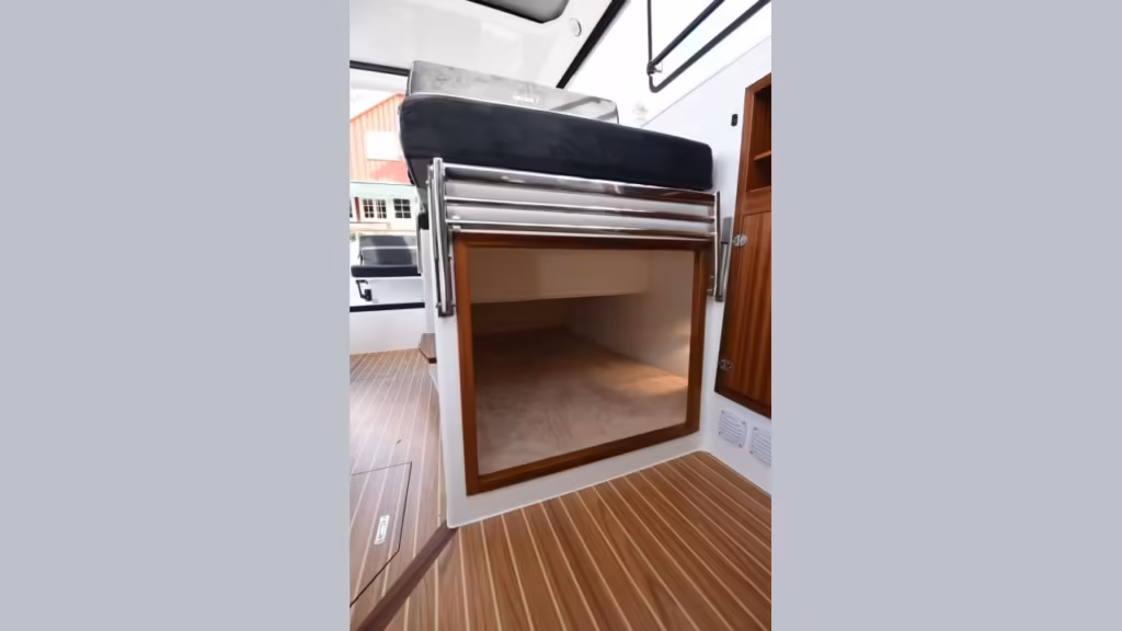 Ibiza 811 Explorer -21 Yamaha F300BETX -21 bild 7
