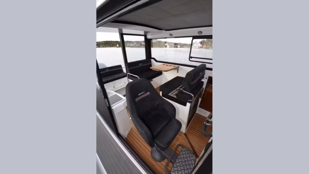 Ibiza 811 Explorer -21 Yamaha F300BETX -21 bild 14