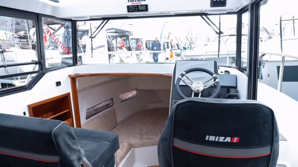 Ibiza 811 Explorer -21 Yamaha F300BETX -21 bild 4