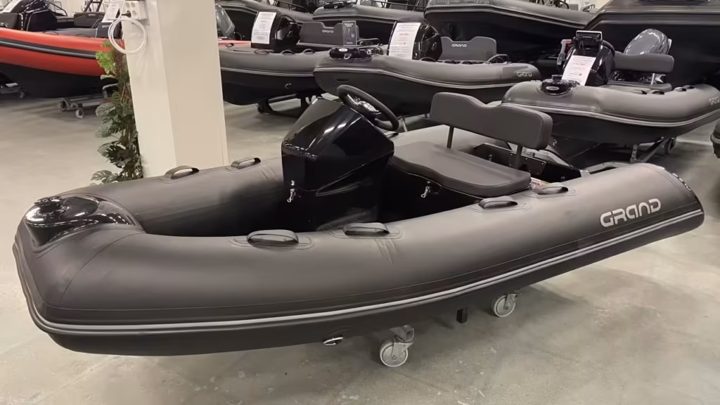 Grand 330 LF Silverline -24 med Yamaha F9.9 JES -25