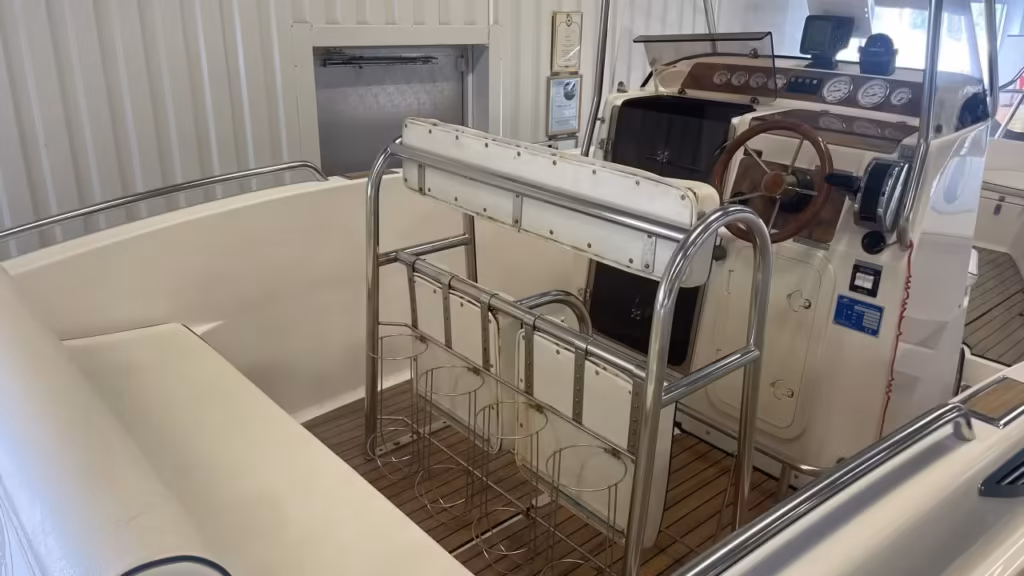 Uttern S64 Exclusive med Mercruiser 4,3 L -02 bild 2