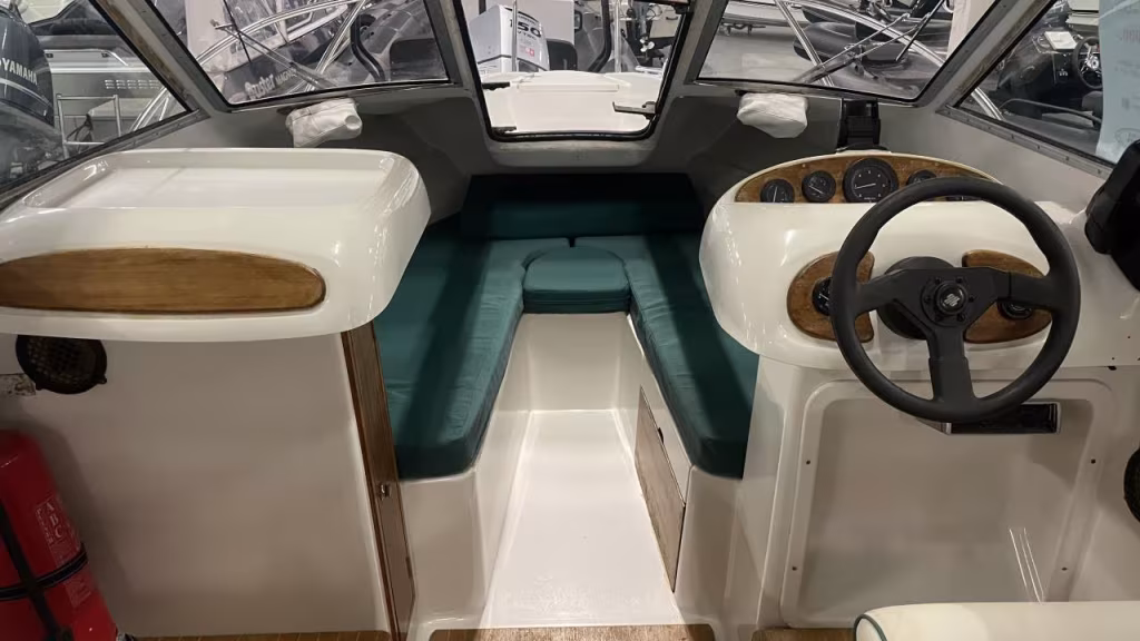 Finnmaster 6100 Royal -97 med Mercruiser 3.0 -18 bild 3