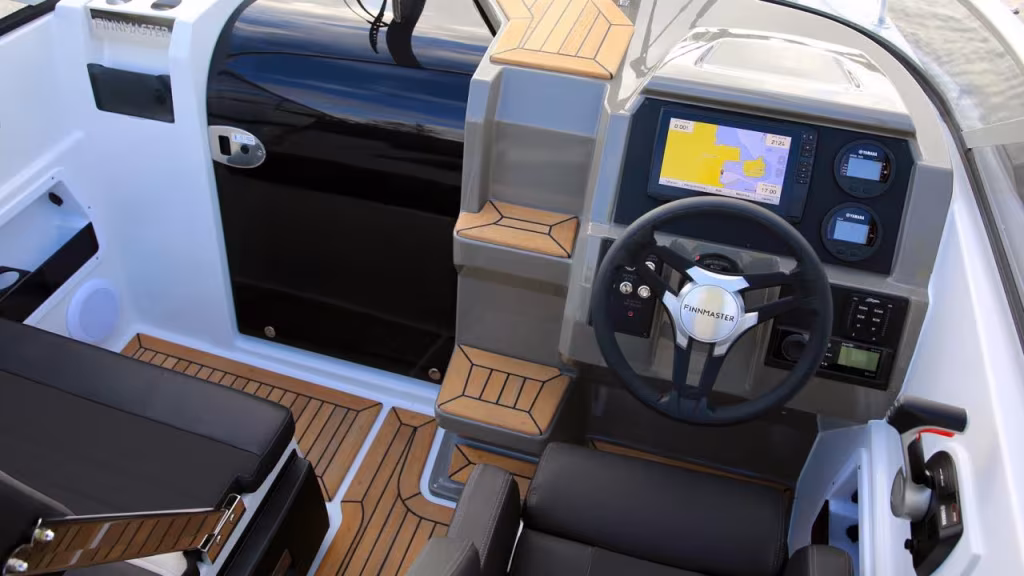 Finnmaster T6 -24 med Yamaha F150 XB -26 bild 7