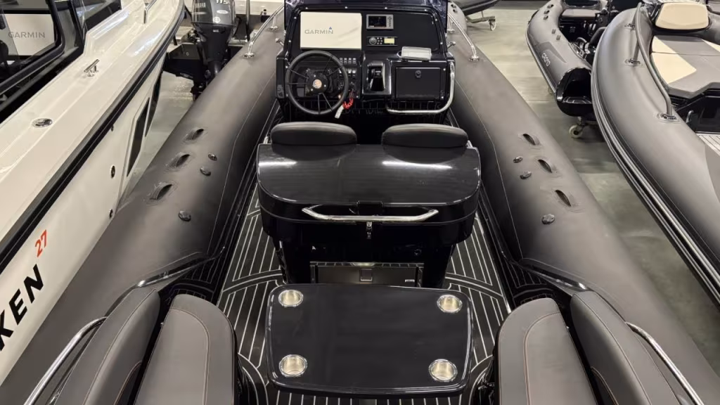 Grand 850 Black Edition med Yamaha F 300 BETUL -21 bild 3