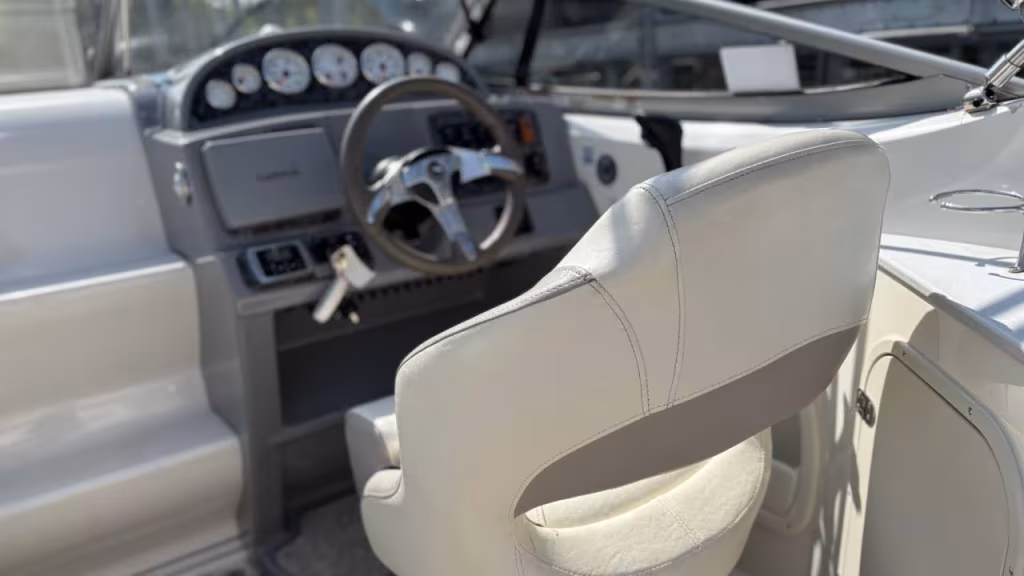 Stingray 250 CS med Volvo Penta 5.0L GXI 270 / DP -13 bild 8