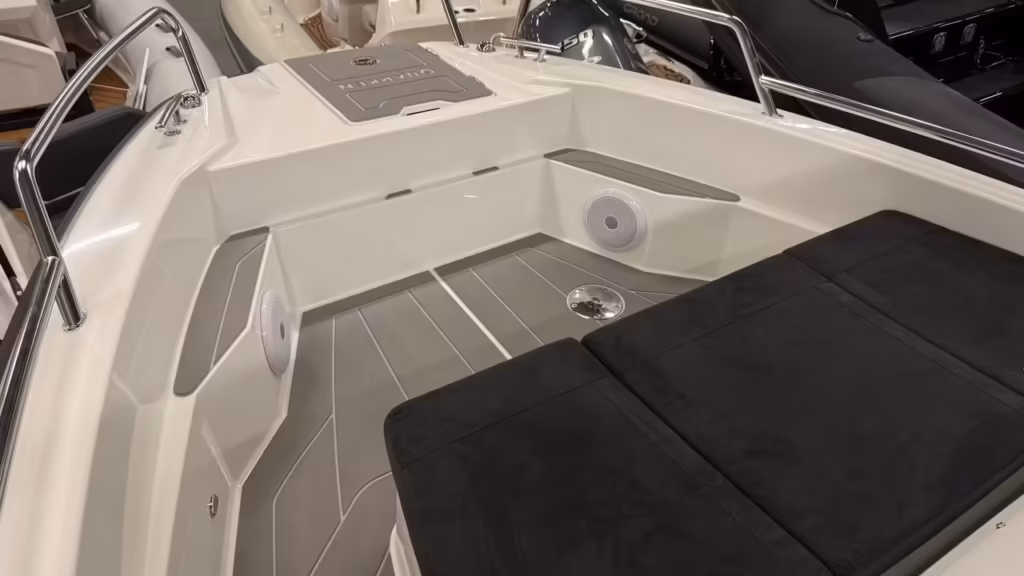 Quarken 27 Cabin med Yamaha F300 Demobåt. bild 5