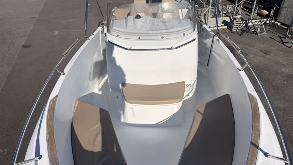 Jeanneau 7.5 CC med Yamaha F250 -12 bild 8