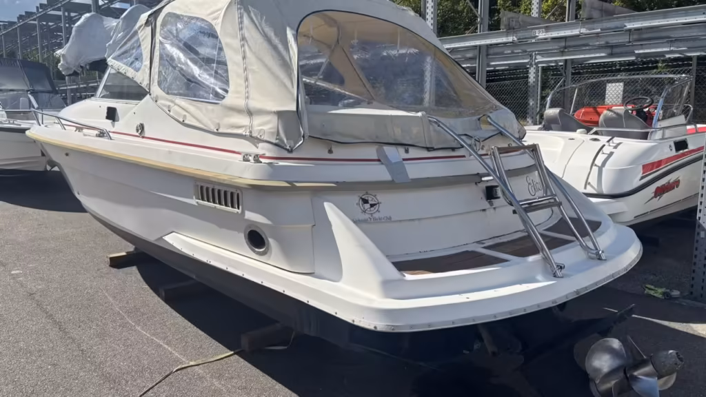 Scand 7100 med Volvo Penta V8 DP -76 bild 2