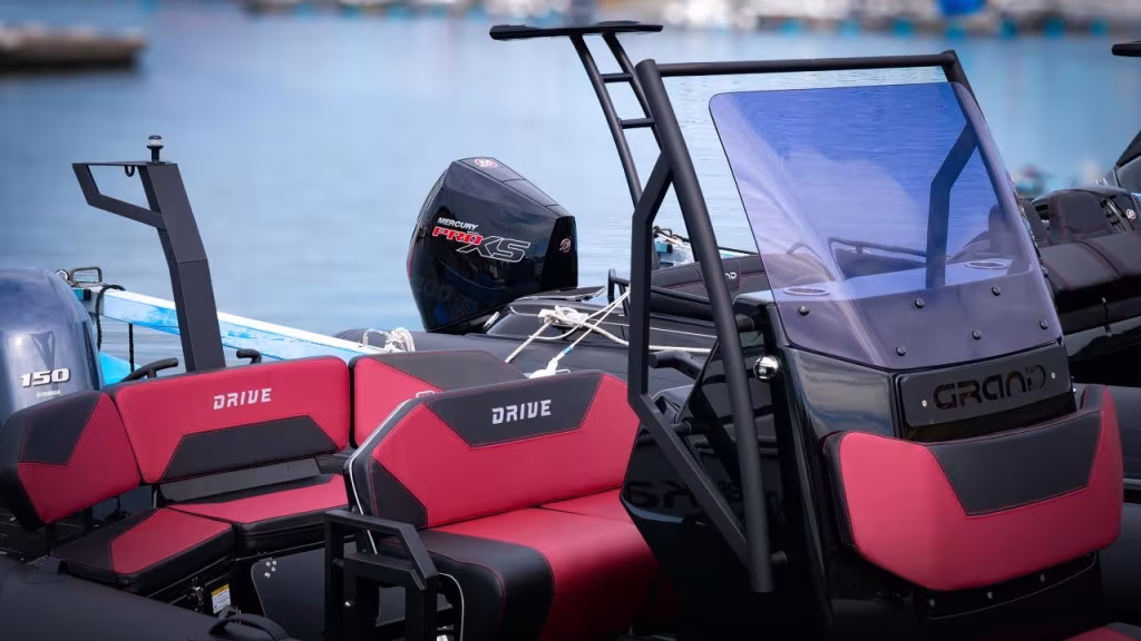 Grand D 600 Lux -23 Yamaha F 150 XB -23 bild 4