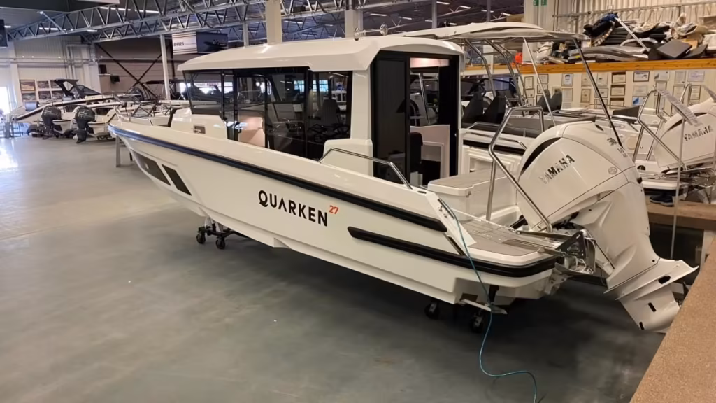 Quarken 27 Cabin med Yamaha F300 Demobåt. bild 2