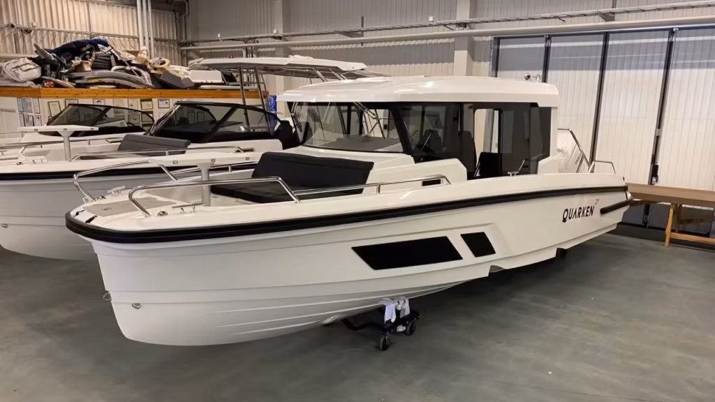 Quarken 27 Cabin med Yamaha F300 Demobåt.