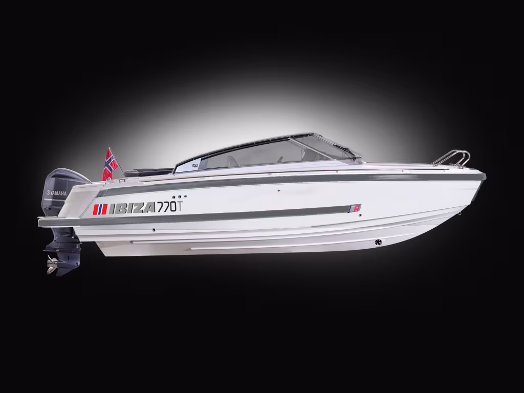 IBIZA 770 Touring på vattnet