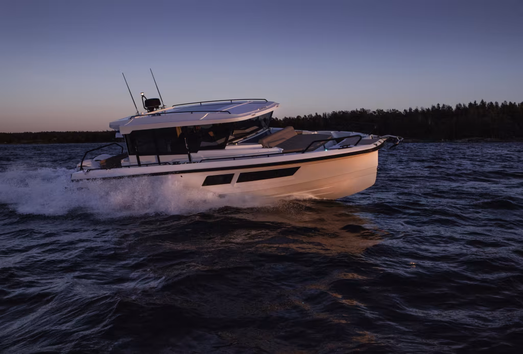35 Cabin Tourer – bild 5